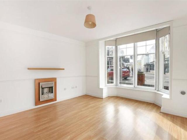 Apartment for sale in Hampshire