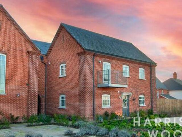 House for sale in Dale Hill, Essex