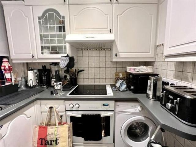 Apartment for sale in Westborough, Surrey