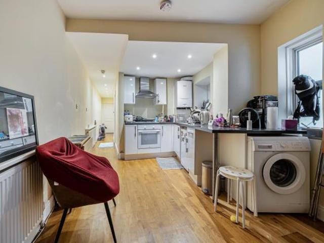 Apartment for sale in Notting Hill, Greater London
