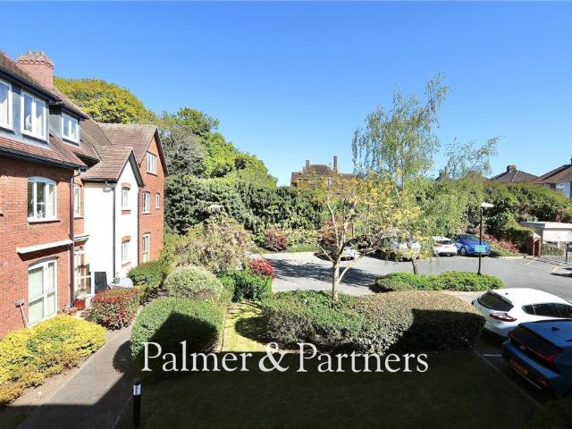 Apartment for sale in Key Street, Suffolk