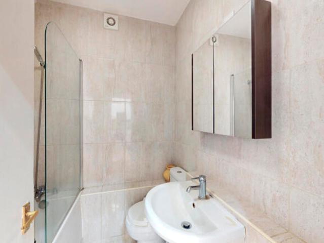 Apartment for sale in Maida Vale, Greater London