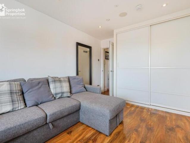 Apartment for sale in Fulham, Greater London
