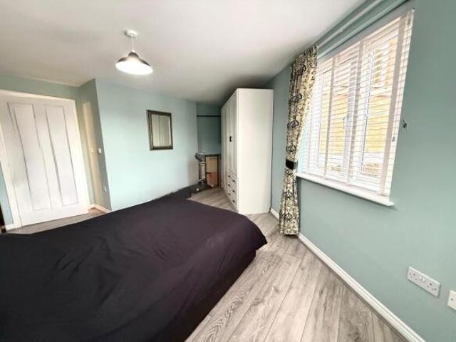 Apartment for sale in Rodbourne, Swindon