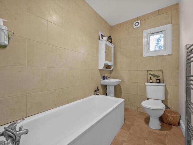 Apartment for sale in Peckham, Greater London