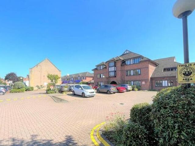 House for sale in Warwick, Warwickshire