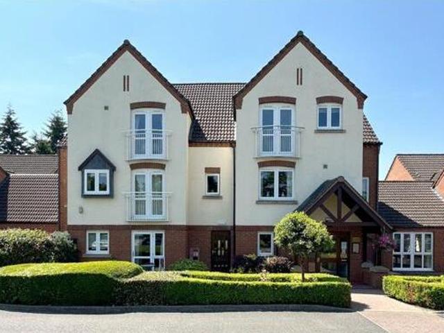 House for sale in Green Lane, Gibbet Hill