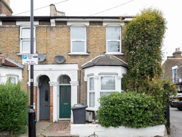Apartment for sale in Walthamstow
