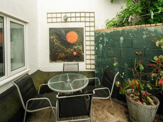 Apartment for sale in Camberwell, Greater London