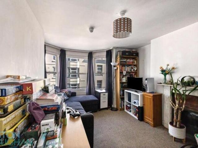 Apartment for sale in Queen's Park, Brighton