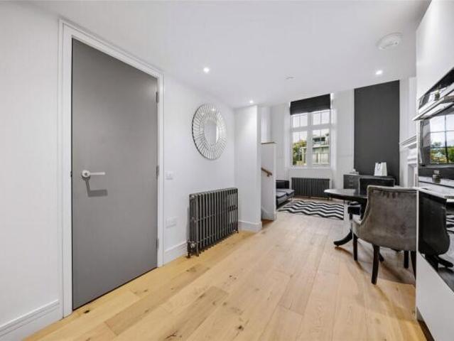 Apartment for sale in Haymarket, Scotland