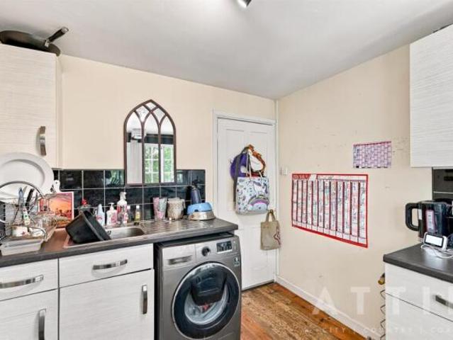 Apartment for sale in Heigham Grove, Norwich