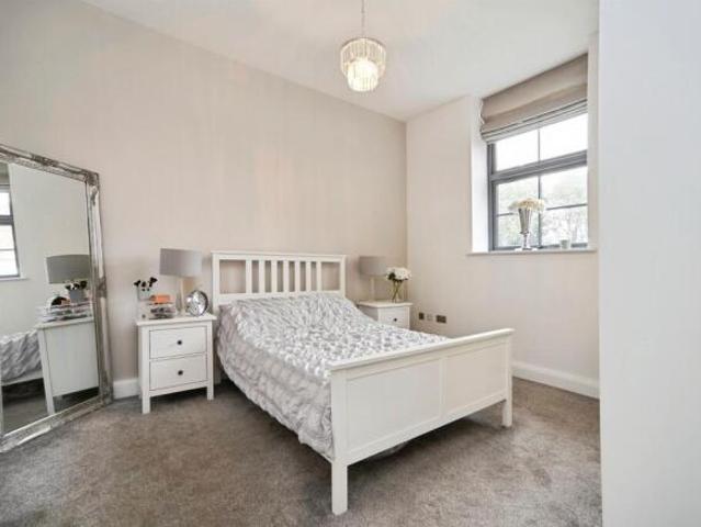 Apartment for sale in Yeadon, West Yorkshire
