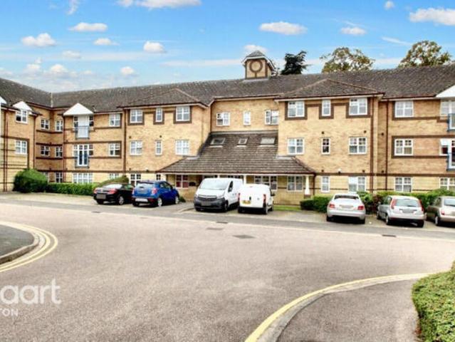 Apartment for sale in Spring Park, Luton