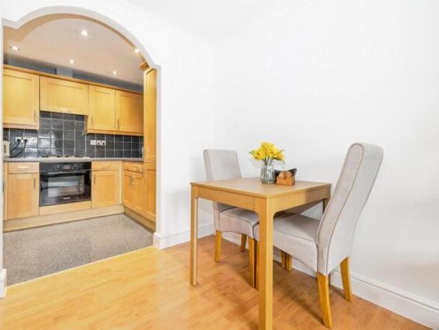 Apartment for sale in Watford Heath, Watford