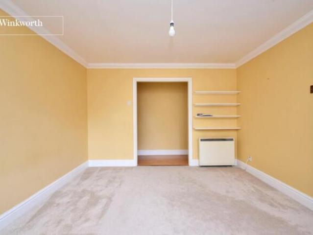 Apartment for sale in London Borough of Sutton, Greater London