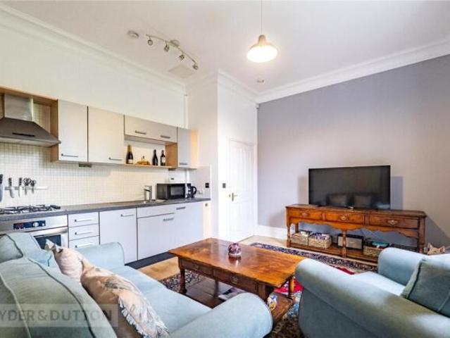 Apartment for sale in Huddersfield, West Yorkshire