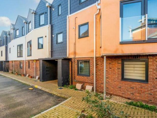 Apartment for sale in New Catton, East Bank