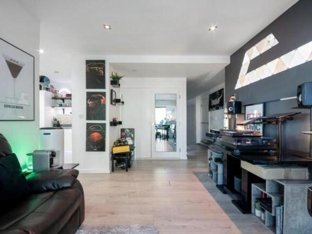 Apartment for sale in Cat Hill