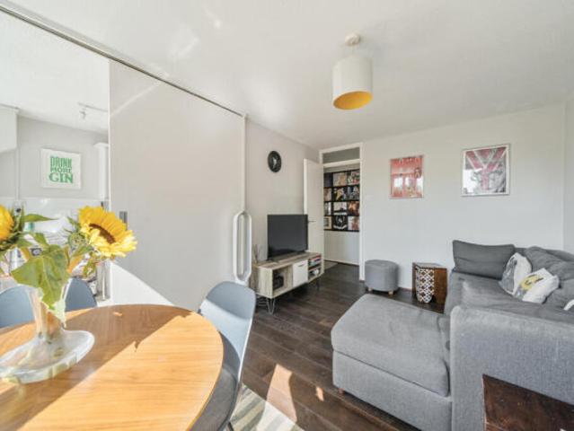 Apartment for sale in Loughborough Junction, Greater London
