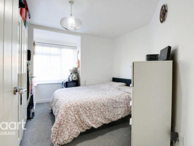 Apartment for sale in Spring Park, Luton