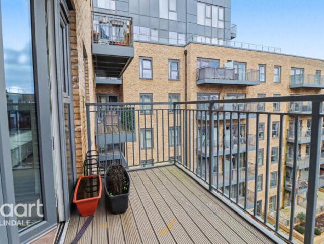 Apartment for sale in Beaufort, Wales