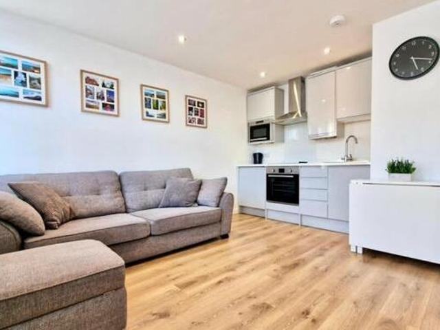 House for sale in Farnborough, Rushmoor