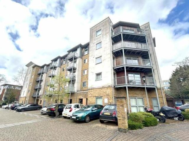 House for sale in Farnborough, Hampshire