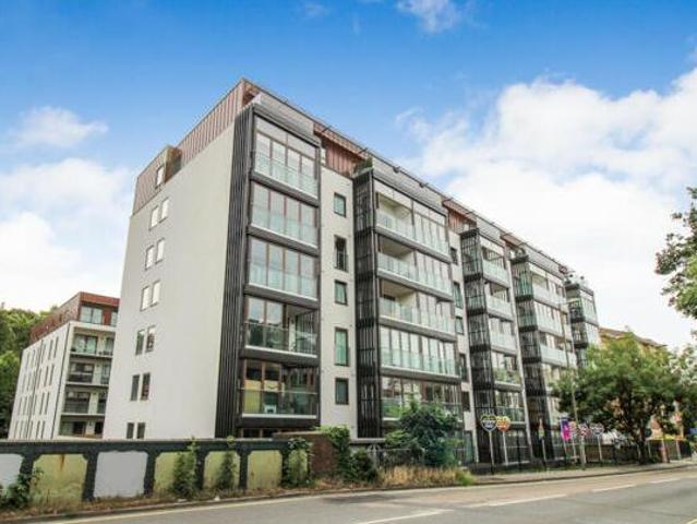 House for sale in Farnborough, Rushmoor