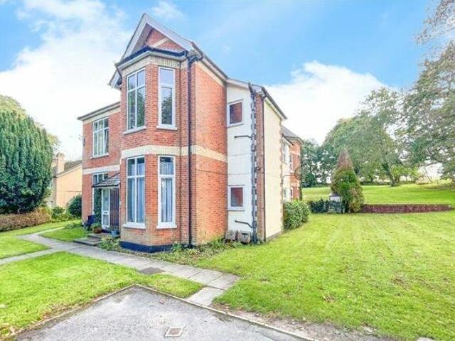 House for sale in Fole, Surrey