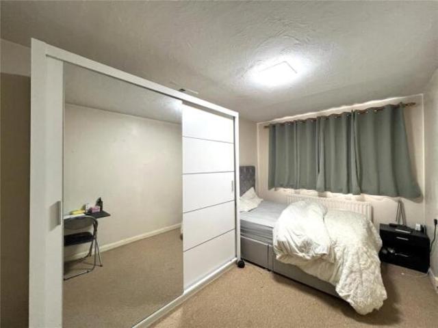 Apartment for sale in Onslow Village, Guildford