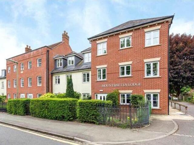 House for sale in Fole, Surrey