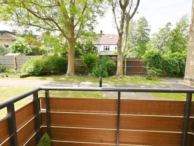 Apartment for sale in Teddington, Greater London