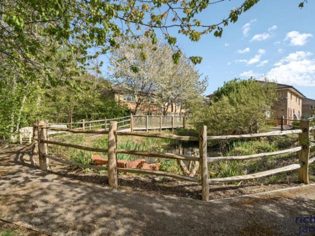 Apartment for sale in Swindon