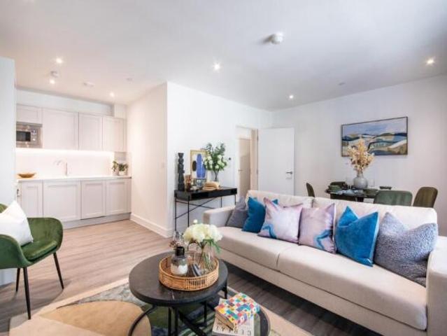Apartment for sale in Upper Walthamstow, Greater London