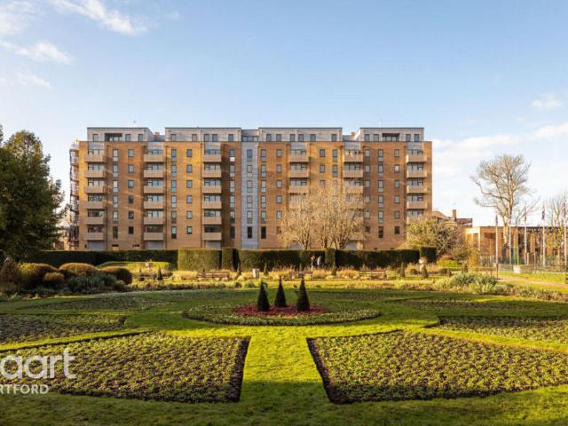 Apartment for sale in Monks Orchard, Kent