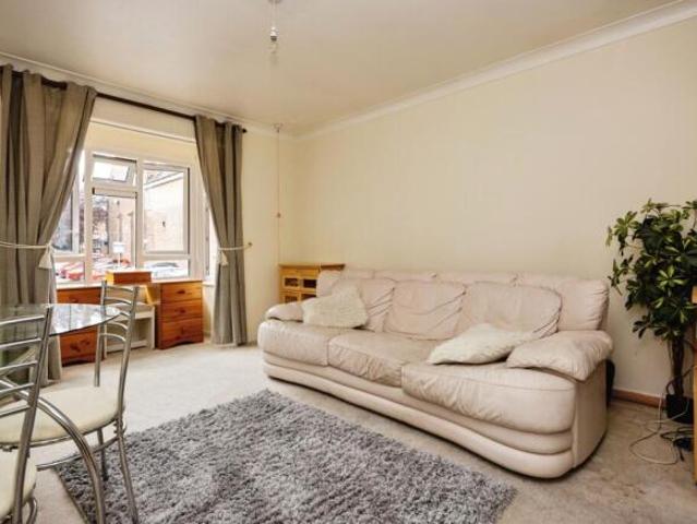 Apartment for sale in Woodbridge Hill, Guildford