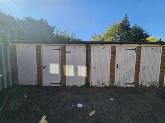 Apartment for sale in Ulverley Green, West Midlands