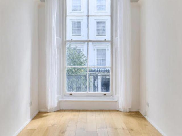 Apartment for sale in Bayswater, Greater London
