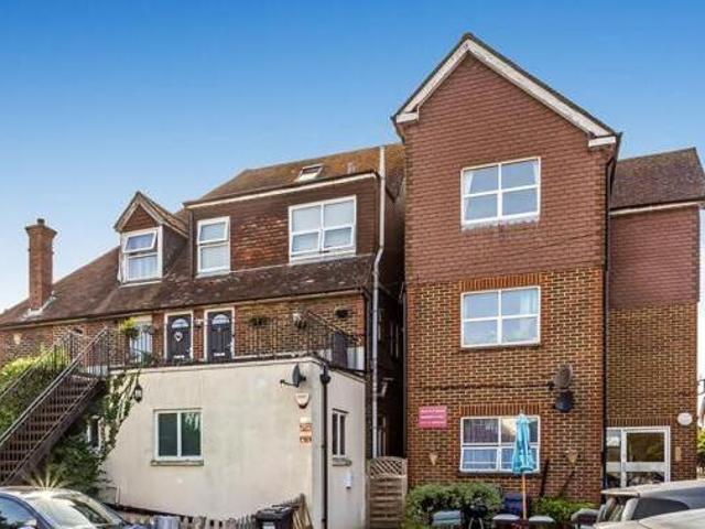 House for sale in Hillview, Surrey