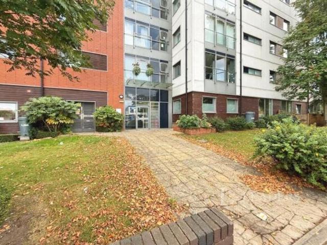Apartment for sale in Goldington, Bedford