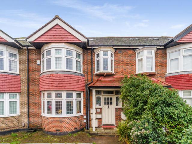 Apartment for sale in London Borough of Merton, Greater London