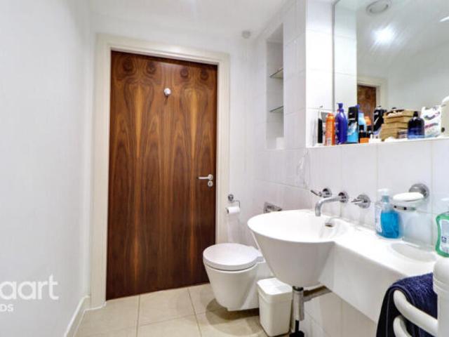 Apartment for sale in Arena Quarter, Leeds