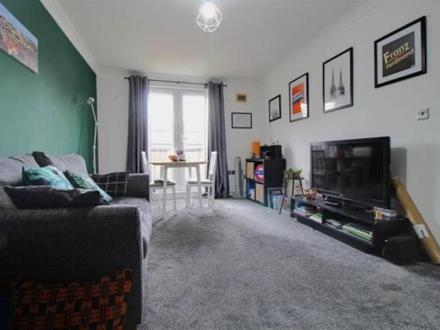 Apartment for sale in Wotton, Gloucester