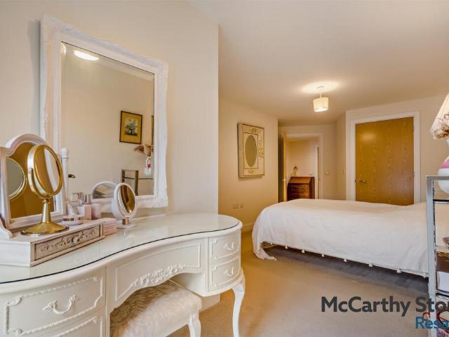 Apartment for sale in Poole