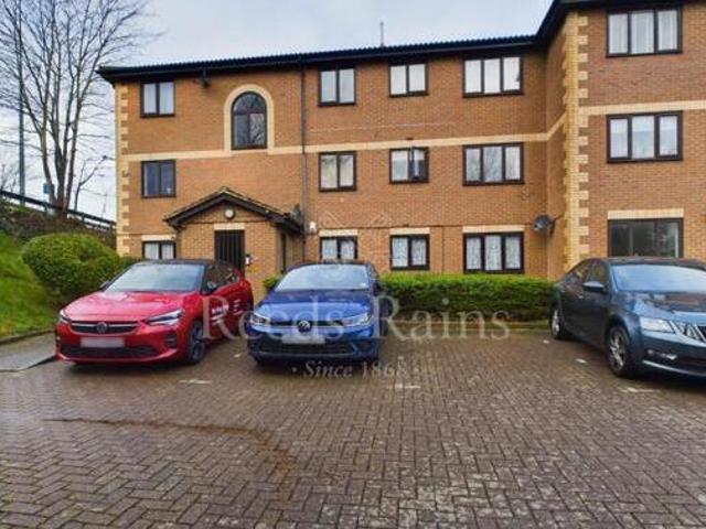 House for sale in Greenhithe, Dartford