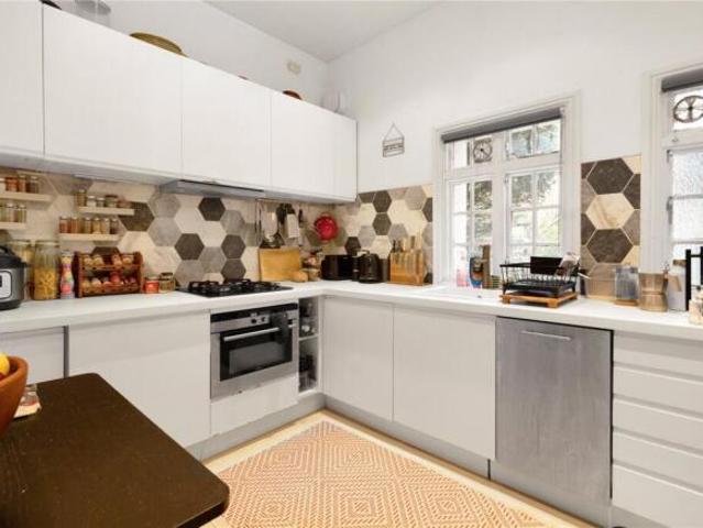 Apartment for sale in London Borough of Southwark, Greater London