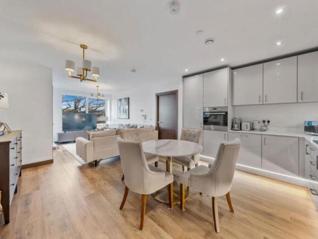 Apartment for sale in Navestock Side, Essex