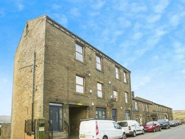 House for sale in Halifax, West Yorkshire