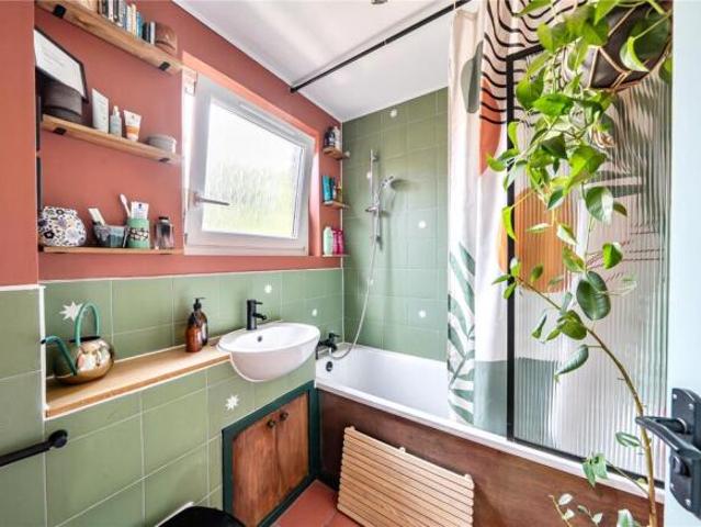 Apartment for sale in Taverner Square, Greater London
